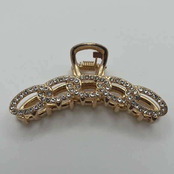 Gold Style Hairclip - Picture 2 of 3